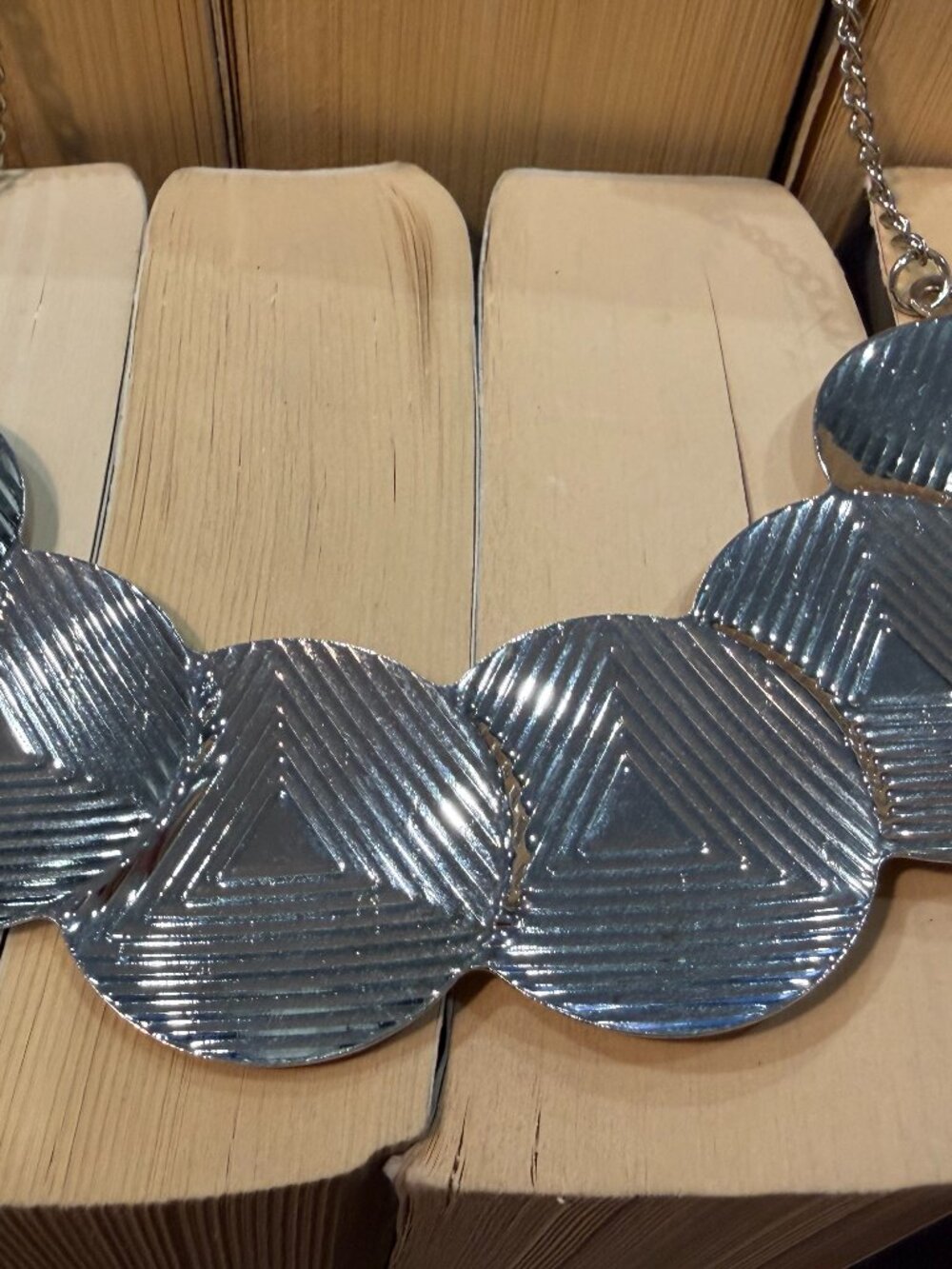 ⚔️ Vintage Brutalist Silver Collar Necklace: Textured Geometric Ribbed Discs